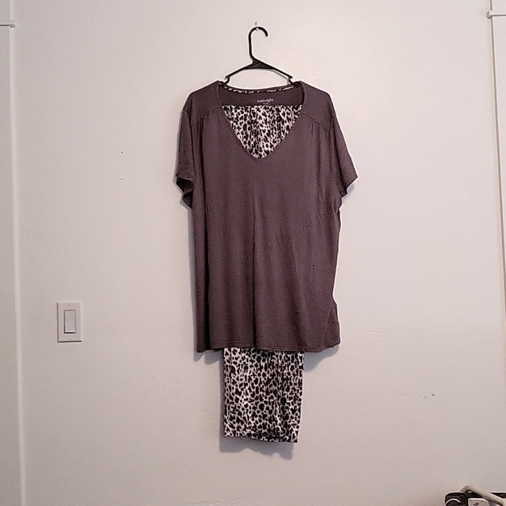 Lightweight pajamas